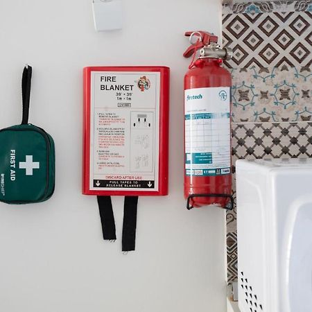 מסידה F4 Room 2, Private Room Two Single Beds Shared Bathroom מראה חיצוני תמונה