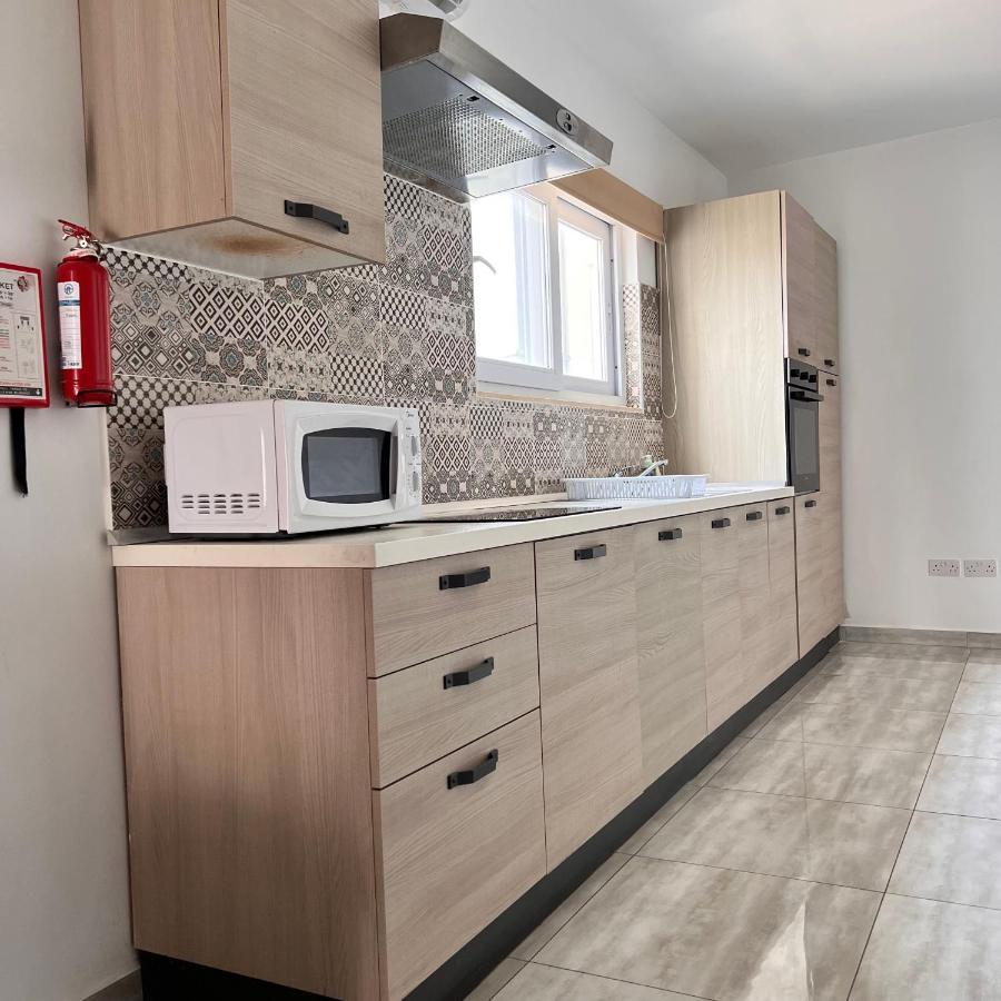 מסידה F4 Room 2, Private Room Two Single Beds Shared Bathroom מראה חיצוני תמונה